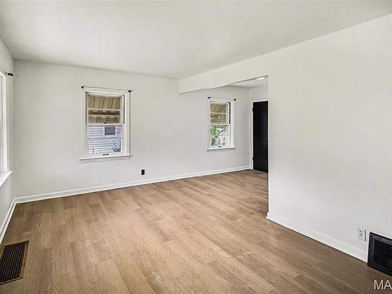 10205 Saint Daniel Ln — Photo 3