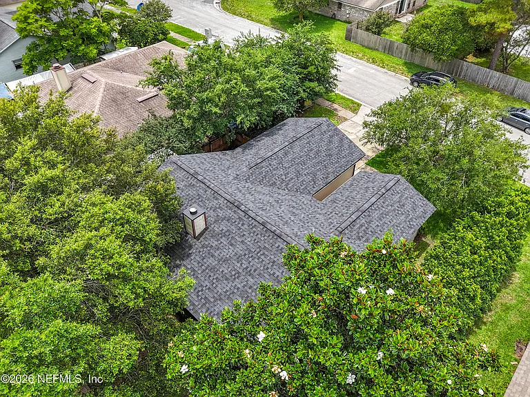 341 Hickory Hollow Dr N — Photo 28