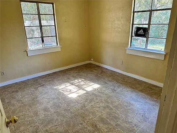 4th image of 20115 N 3rd St