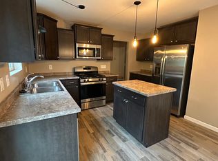 10150 Castle Creek Cir, Galesburg, MI 49053