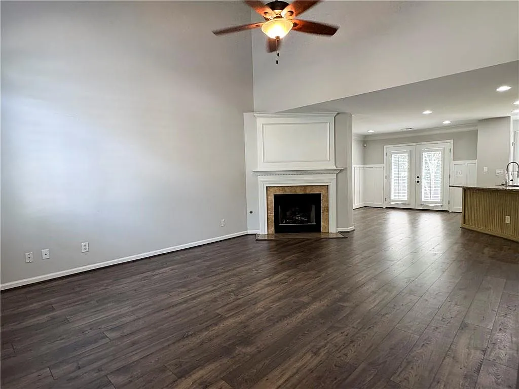 4 bed, 2.0 bath, 1876 sqft, $2,700 — Photo 4