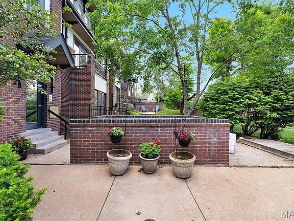 4th image of 5381 Pershing Ave APT 102