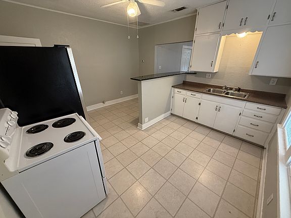 4th image of 4617 El Campo Ave Unit 100