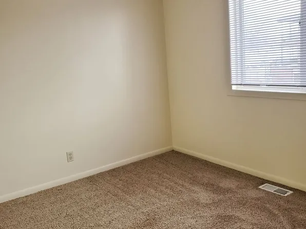 1440 Fir Avenue, 1440 Fir Ave #1440F-A05, Crete, NE 68333