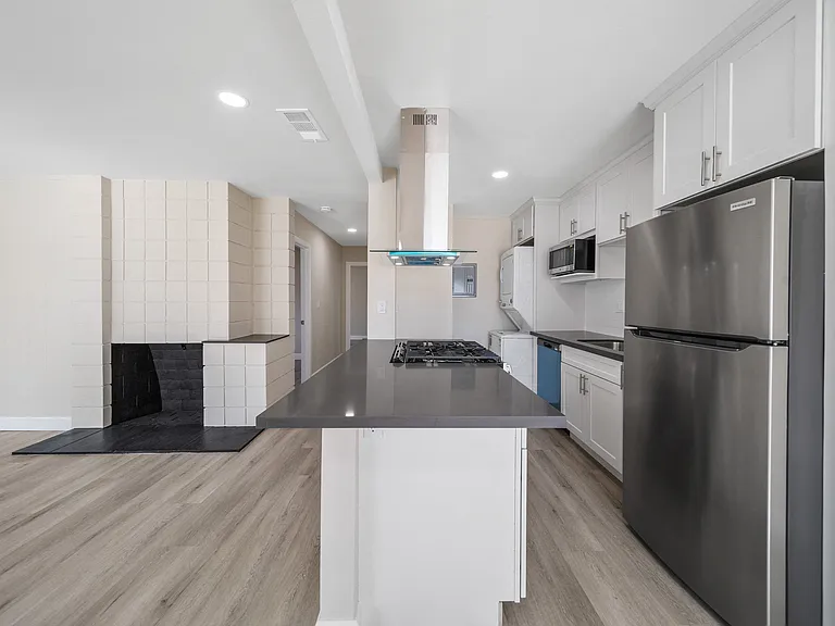 Wescove Apartments — Photo 1
