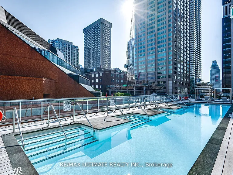 1 Yorkville Ave #1907 — Photo 20