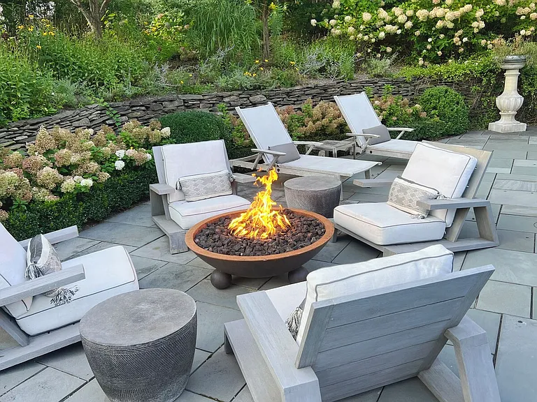 371 Sag Harbor Tpke — Photo 40