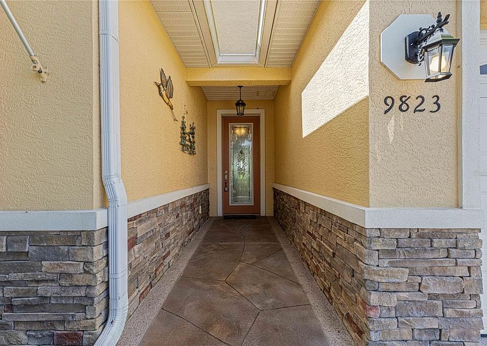 1st image of 9823 SW 95th Loop