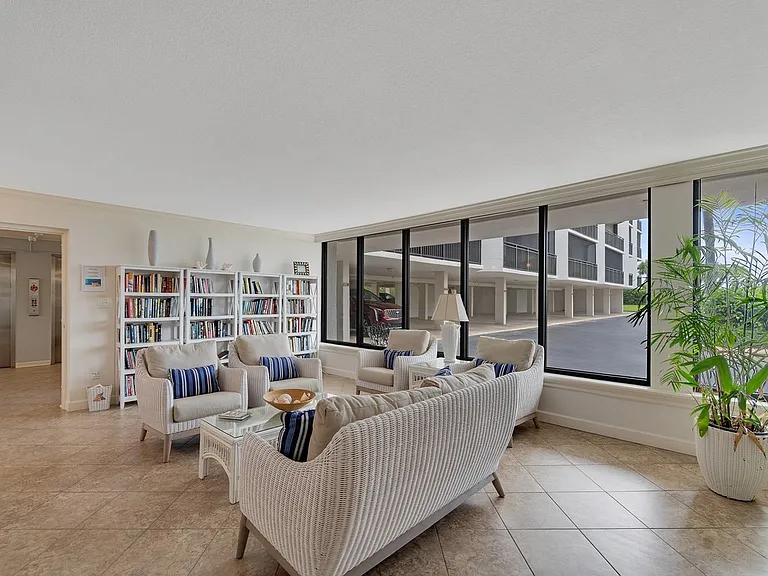 1480 Ocean Dr #5G — Photo 17