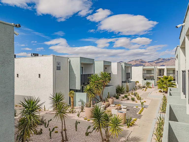 Echo Luxury Apartments — Photo 138