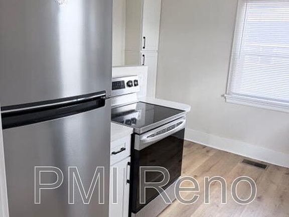 5th image of 613 E 2nd St