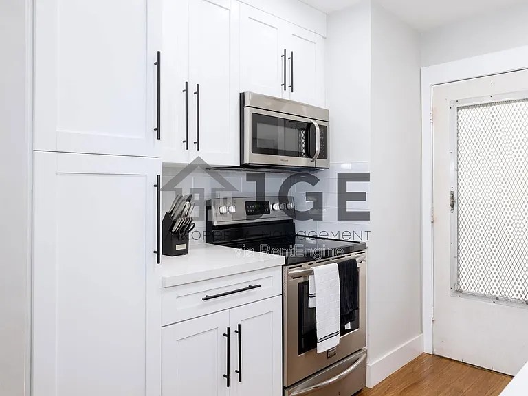 270 NE 191st St #103 — Photo 9