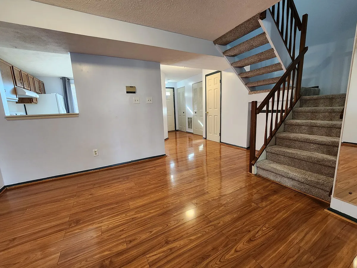 Building Photo - 1300 Vanasse Ct
