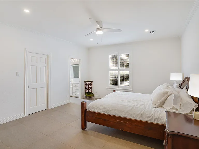 3705 Gilbert St #2 — Photo 19