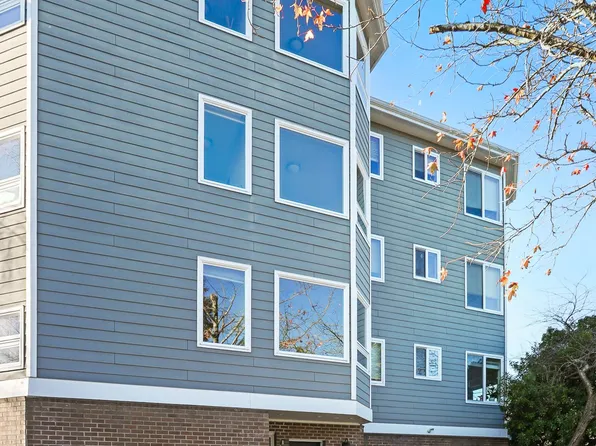 St Francis Apartments, 4235 Francis Ave N APT 303, Seattle, WA 98103