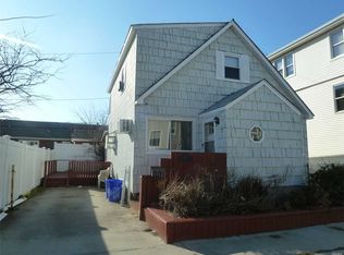 81 Armour St, Long Beach, NY 11561