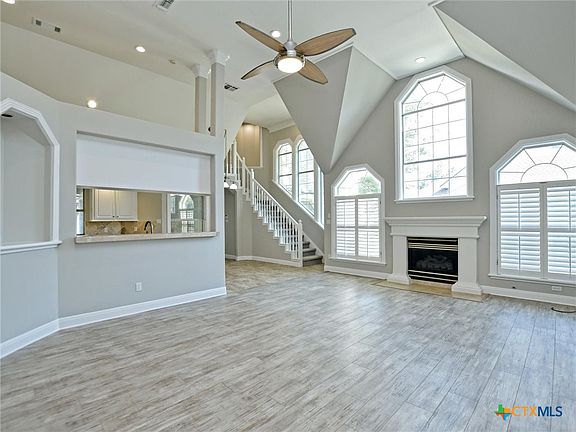 4th image of 1944 Savannah Dr