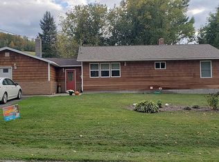 26 Golf Course Rd, Richford, VT 05476