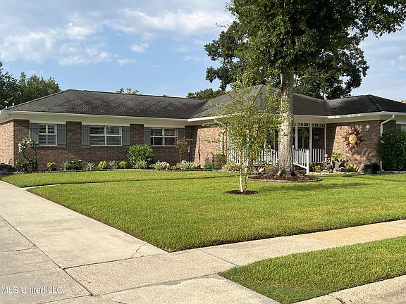 2nd image of 5010 Plantation Dr