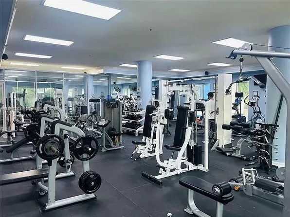 5091 NW 7th St APT 611, Miami, FL 33126