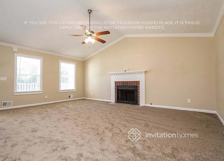 449 Tower Pl — Photo 3