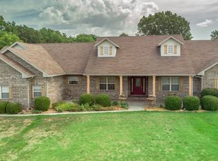 132 Countryside Ln, Ozark, MO 65721
