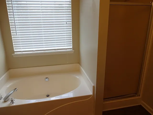 3041 Lake Park Trl — Photo 7