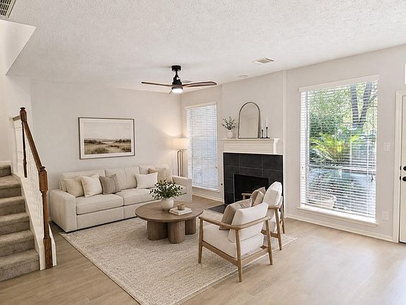 4th image of 14 Valley Oaks Cir