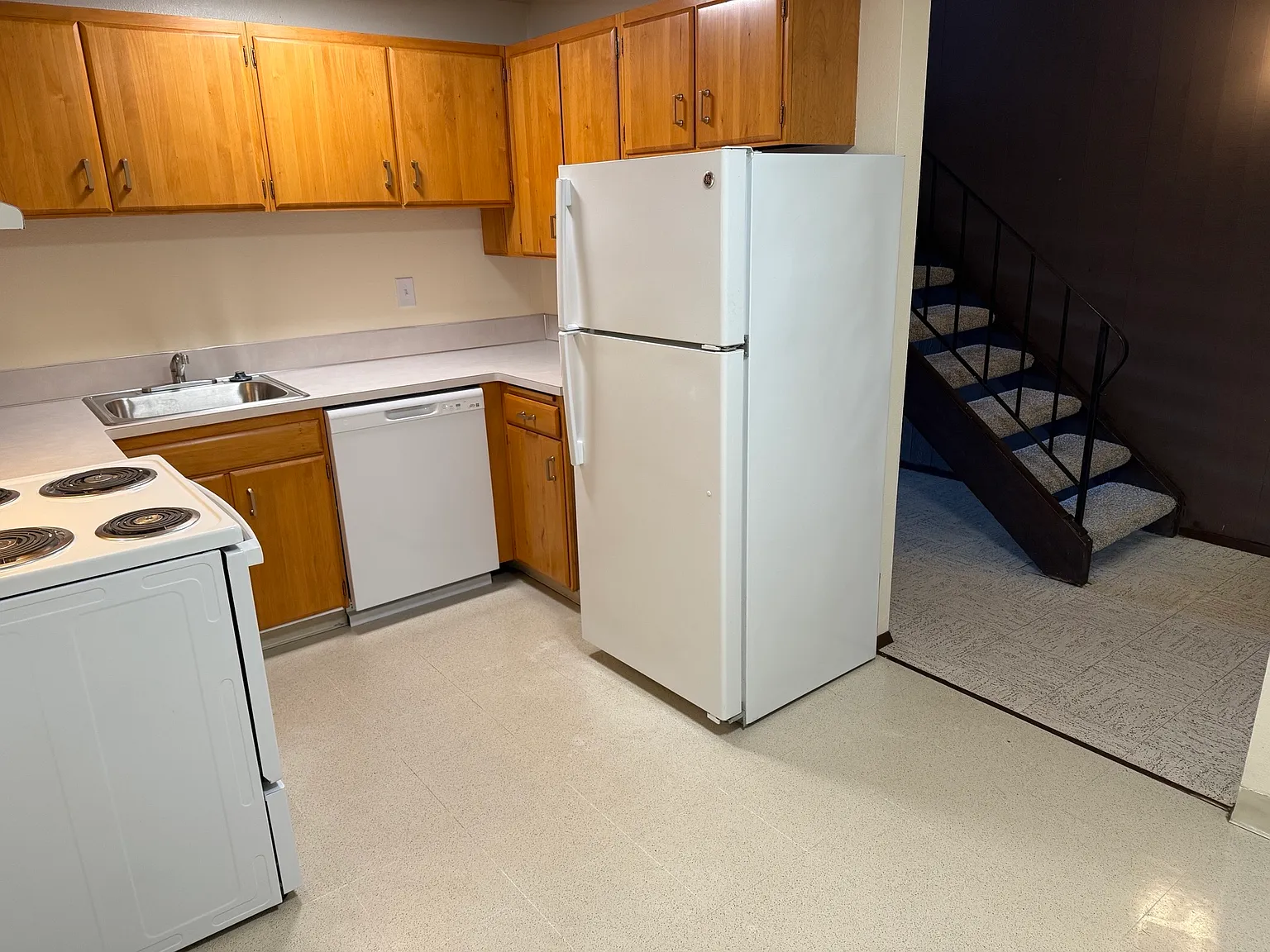 2 bed, 1.5 bath, 1100 sqft, $1,850 — Photo 2