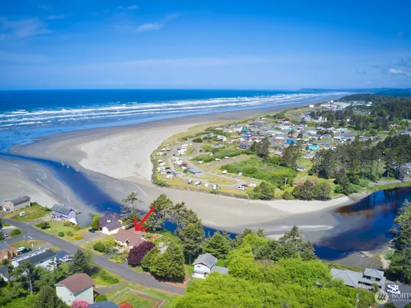 12 Diamond Drive, Pacific Beach, WA 98571