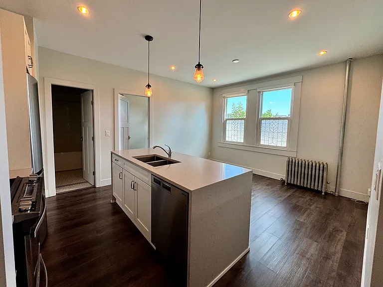 166 E 11th Ave #8 — Photo 49