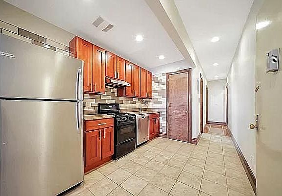 2nd image of 173 15th St APT 3L
