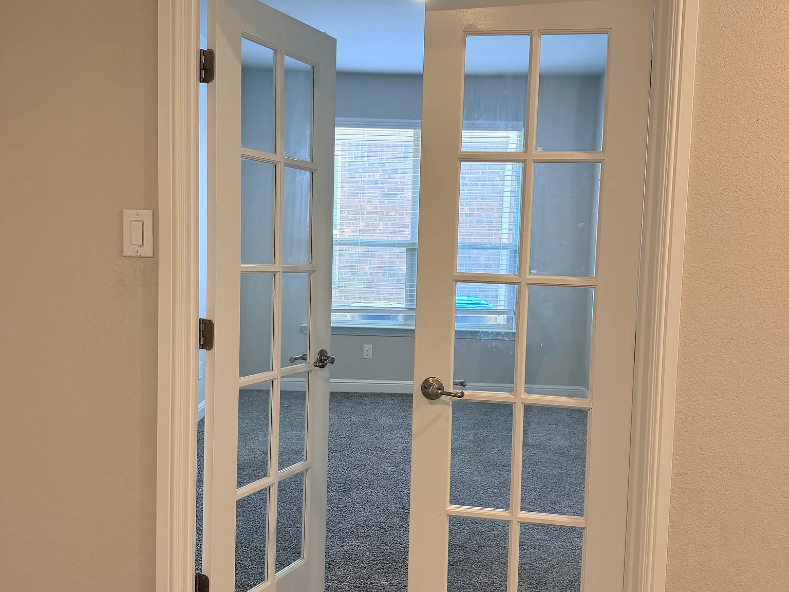 4 bed, 2186 sqft, $2,400 — Photo 3