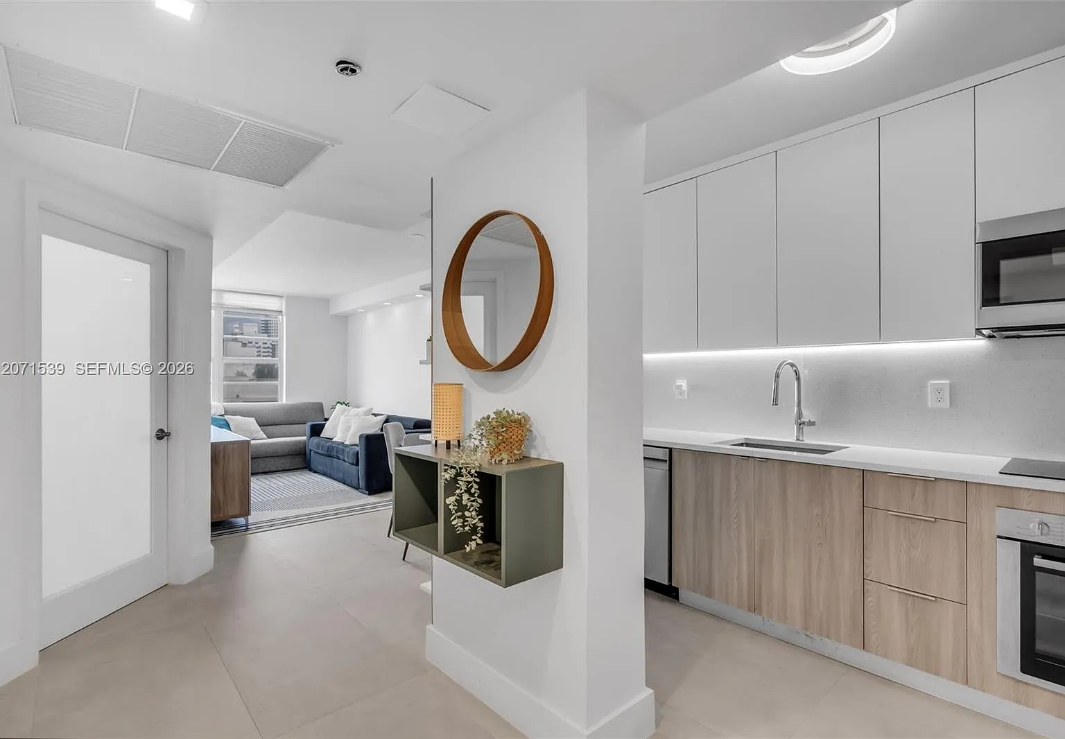 The Decoplage Condo — Photo 1