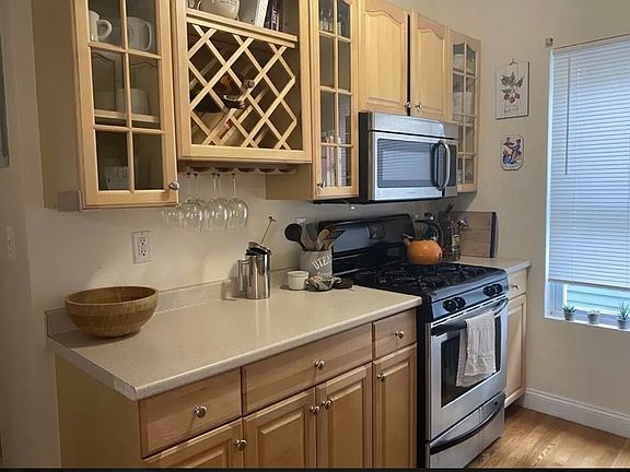 4th image of 66 Brookside Ave Suite 2