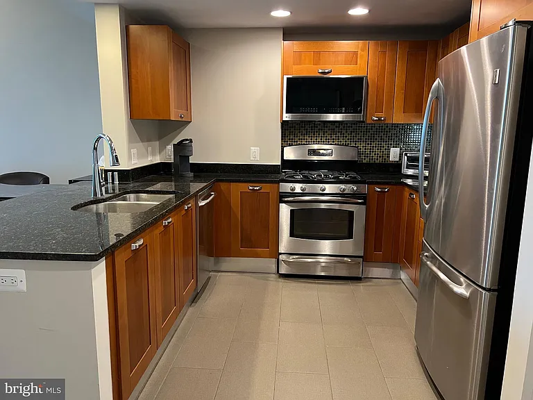 2451 Midtown Ave #606 — Photo 11