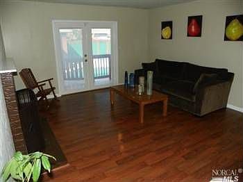 5th image of 302 Folsom Dr