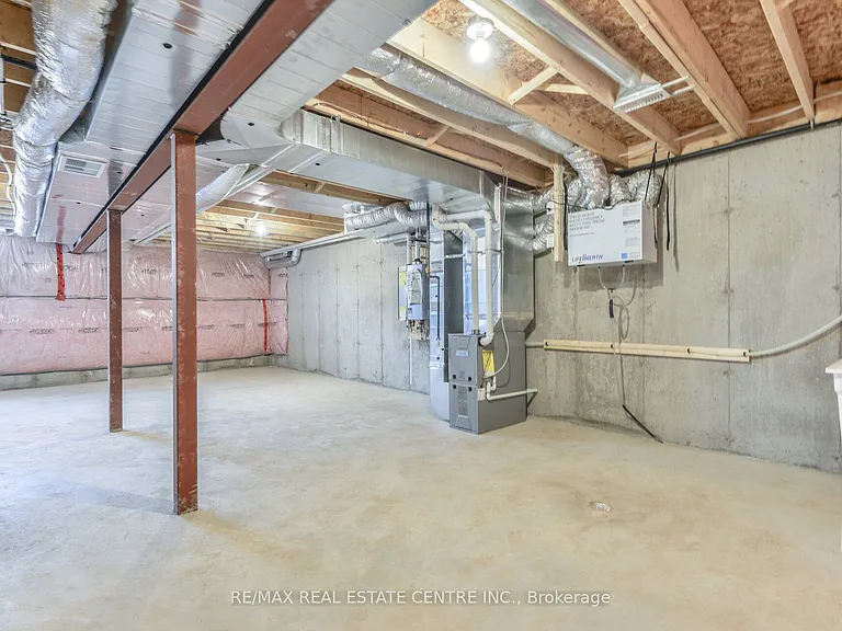 44 Cittadella Blvd — Photo 24