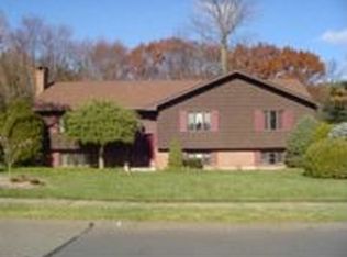 35 Baneberry Ln, Wethersfield, CT 06109