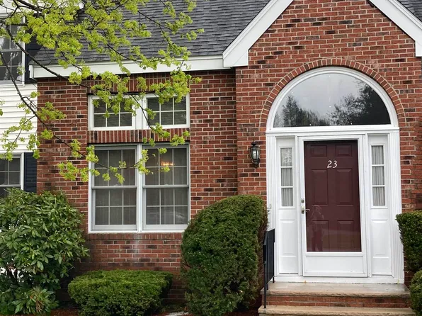 23 Stonebridge Drive, Plaistow, NH 03865