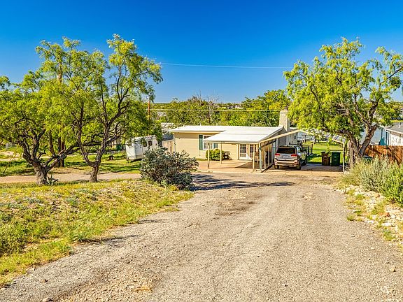 3rd image of 2830 Red Bluff Cir