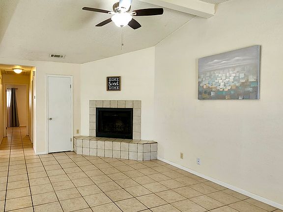 4th image of 600 Country Aire Dr