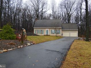 7 Weaver Rd, Sinking Spring, PA 19608