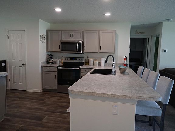 2nd image of 1014 Hammacher Avenue SW