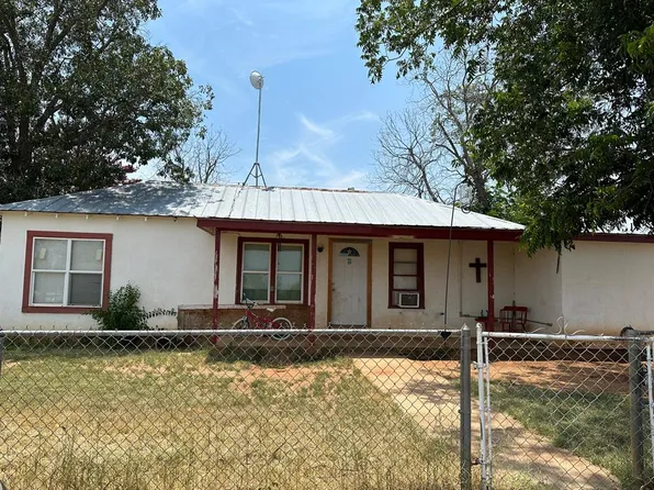109 Leon St, London, TX 76854