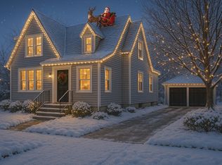 202 E Hillside Ave, Barrington, IL