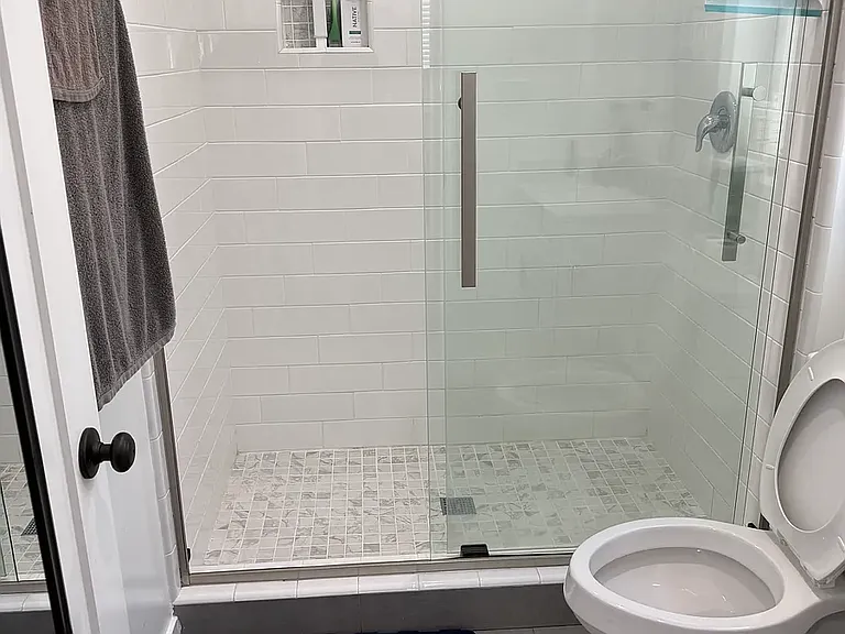 3004 Shrine Pl S — Photo 11
