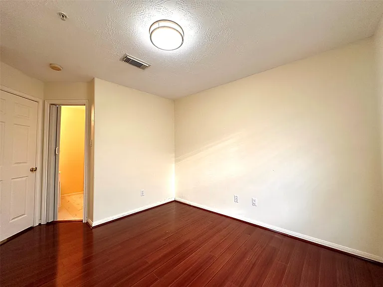 2710 Grants Lake Blvd #L7 — Photo 17