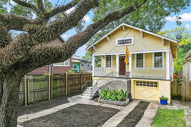 3 bed, 2.0 bath, 1749 sqft, $2,500 — Photo 2