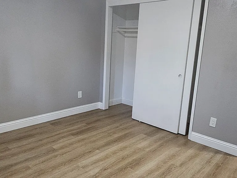 5893 S Land Park Dr — Photo 11